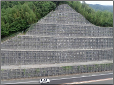 施工実績山陰自動車道松江高速道路事務所管内　のり面補強工事